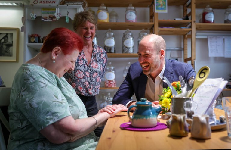 Prince William launches kit to help communities prepare for emergencies – Positive News Prince William launches kit to help communities prepare for emergencies - Positive News